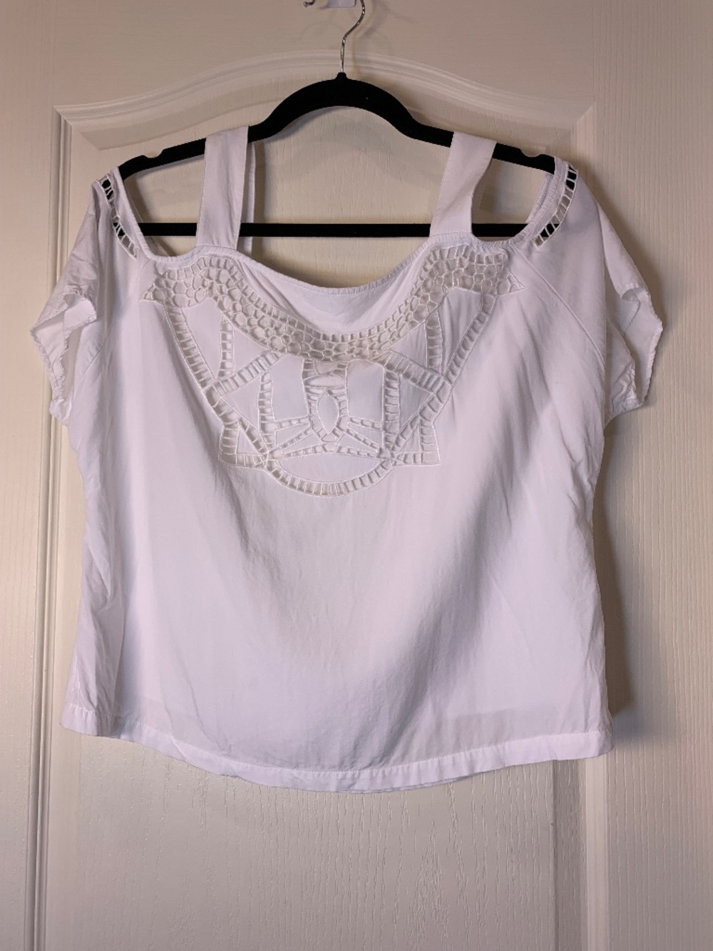 Banana Republic White Cold-Shoulder Crochet Detail Blouse, Size M